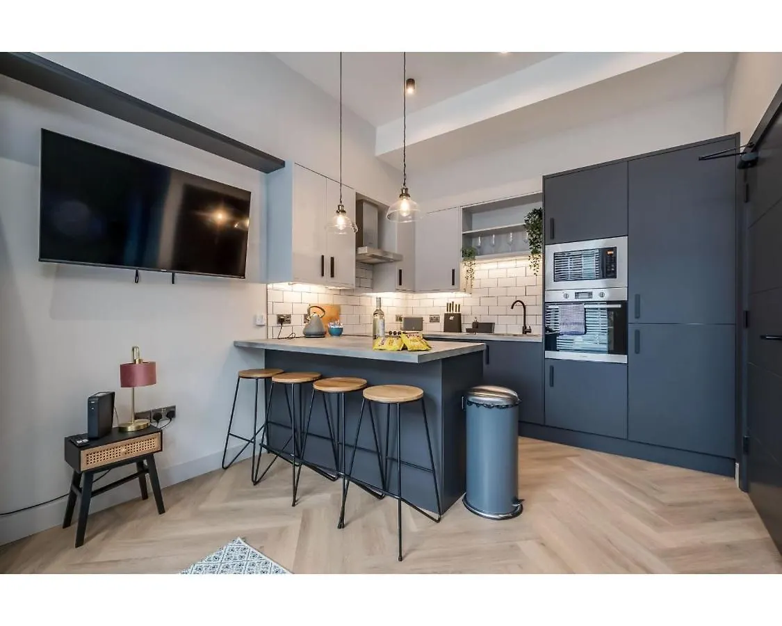 Central Belfast Apartments: University Street