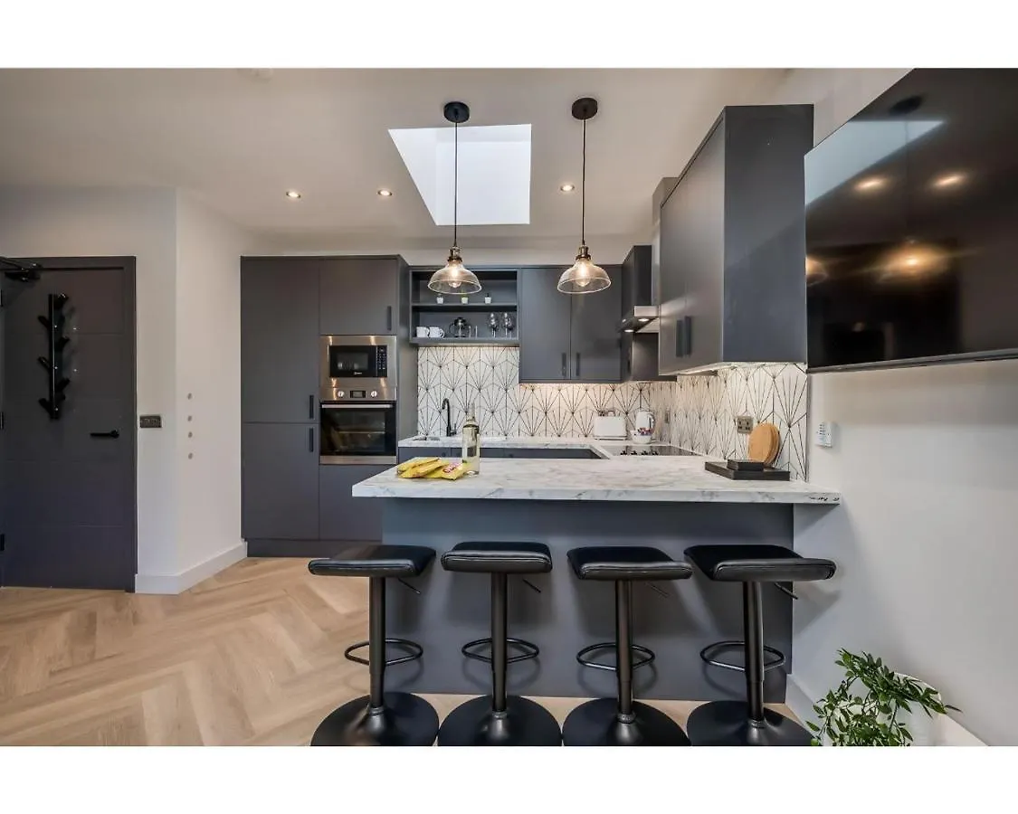 Apartment Central Belfast Apartments: University Street United Kingdom
